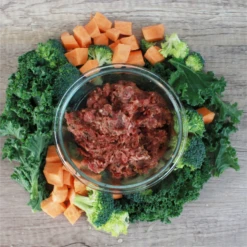 Oma's Pride Woof Complete Canine Beef Recipe -Peticlean Shop woofcomplete beef lifestyle 02 19695.1658428137